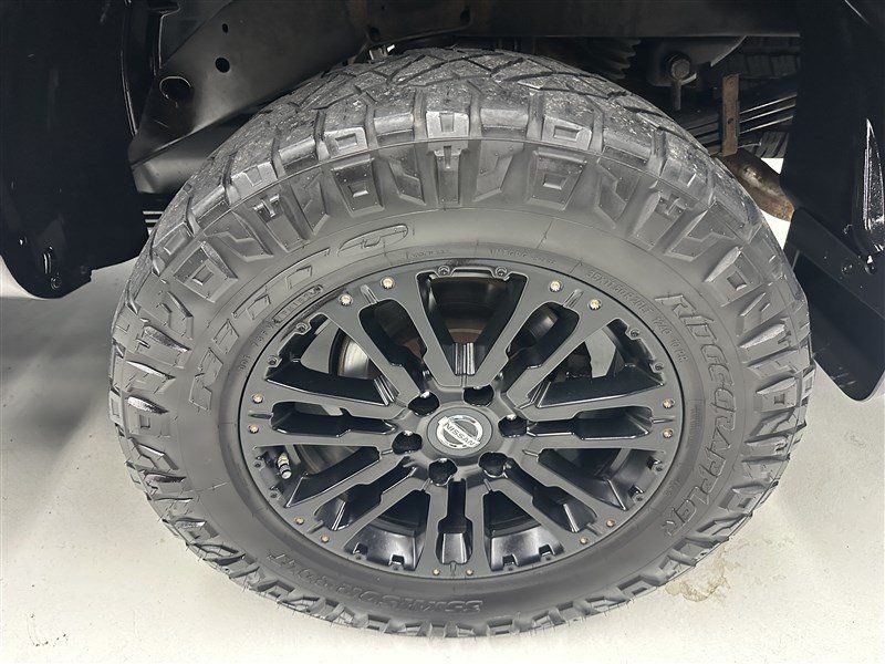 Used 2019 Nissan Titan SV w/ SV Convenience Package AWD/4WD image 16