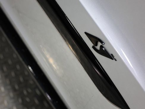 Used 2022 Bentley Bentayga image 13