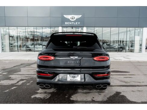 Used 2023 Bentley Bentayga Speed image 11
