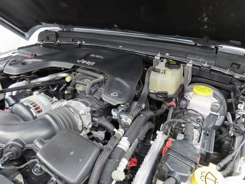 Used 2020 Jeep Wrangler Unlimited Willys image 22