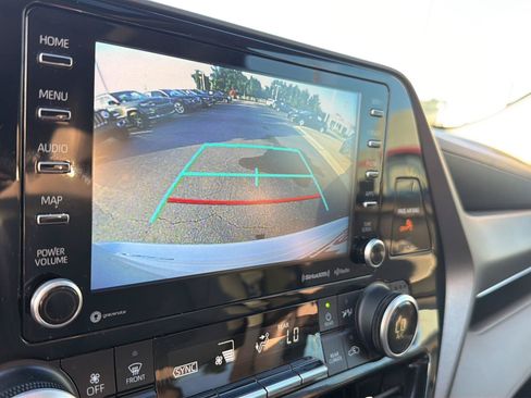 Certified 2021 Toyota Highlander XLE FWD image 26