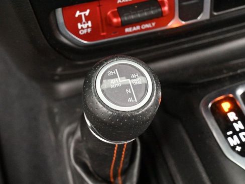 Used 2022 Jeep Gladiator Mojave w/ LED Lighting Group AWD/4WD image 22