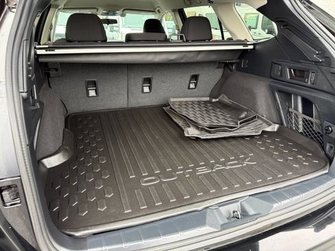 Used 2022 Subaru Outback Premium image 29
