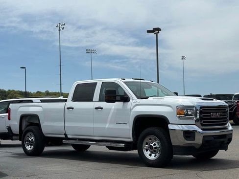 Used 2019 GMC Sierra 2500 4x4 Crew Cab w/ Sierra Convenience Package image 32