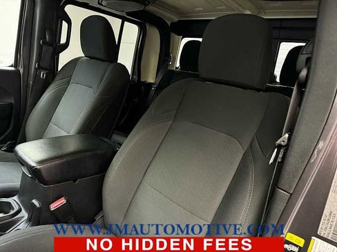 Used 2021 Jeep Gladiator Sport image 14