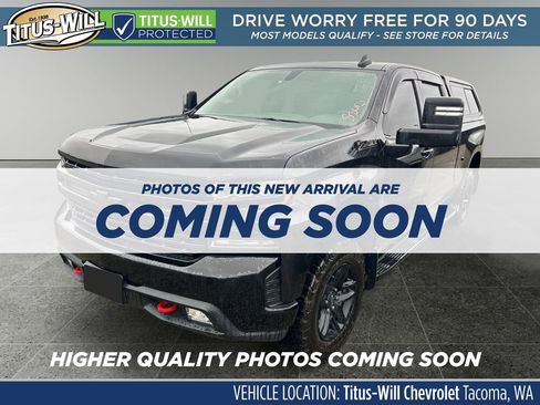Used 2021 Chevrolet Silverado 1500 LT Trail Boss w/ Convenience Package II image 2
