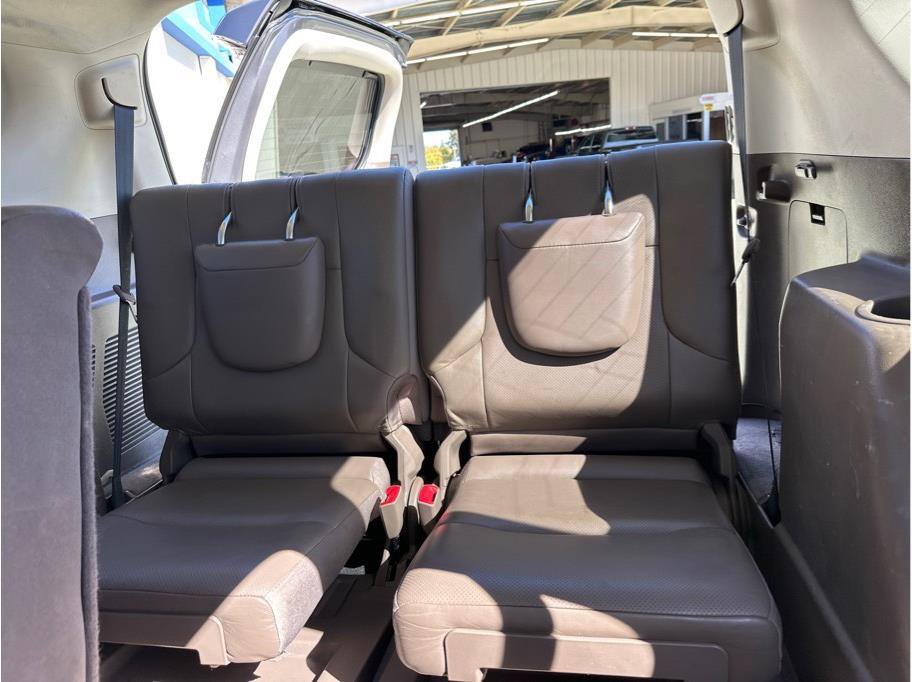 Used 2011 Lexus GX 460 w/ Convenience Pkg AWD/4WD image 28