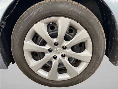 Used 2022 Toyota Corolla LE FWD image 22