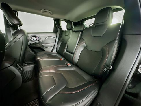 Used 2020 Jeep Cherokee Trailhawk w/ Cold Weather Group image 23