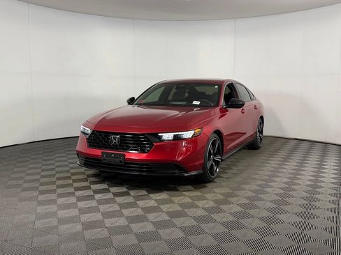 Used 2025 Honda Accord Sport image 3