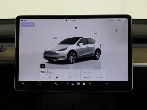 Used 2023 Tesla Model Y Long Range AWD/4WD image 23