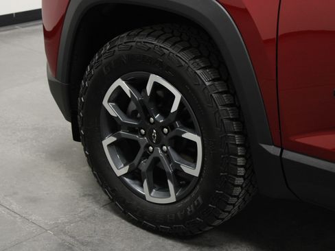 New 2025 Chevrolet Equinox ACTIV w/ Safety and Technology Package image 10