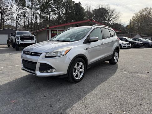 Used 2014 Ford Escape SE image 2