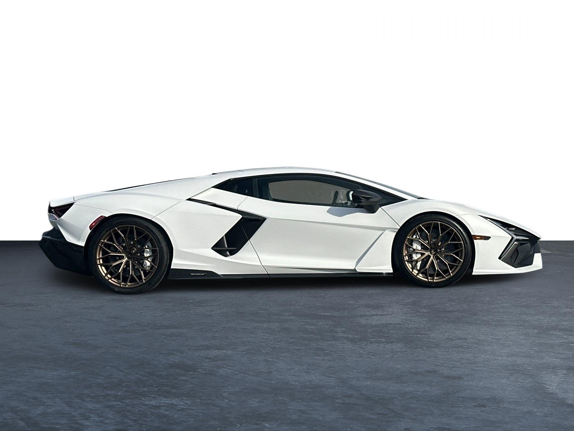 Used 2026 Lamborghini Revuelto AWD/4WD image 2