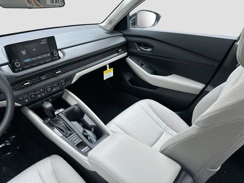 New 2025 Honda Accord SE image 17