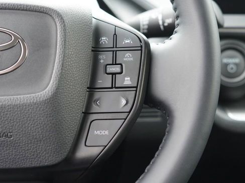 Used 2026 Toyota Prius LE FWD image 18