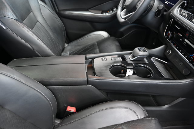 Used 2021 Nissan Rogue Platinum FWD image 22