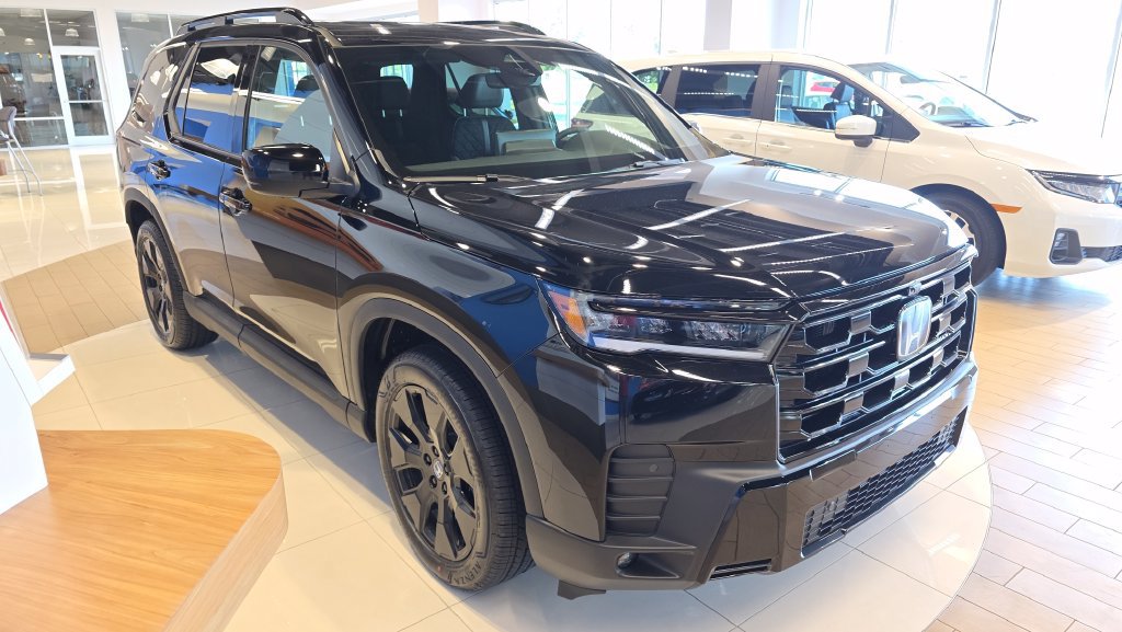 New 2026 Honda Pilot Black Edition image 7
