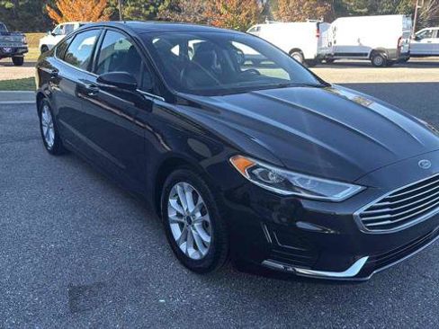 Used 2020 Ford Fusion SEL image 3