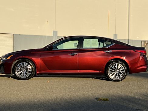 Certified 2023 Nissan Altima 2.5 SV image 7