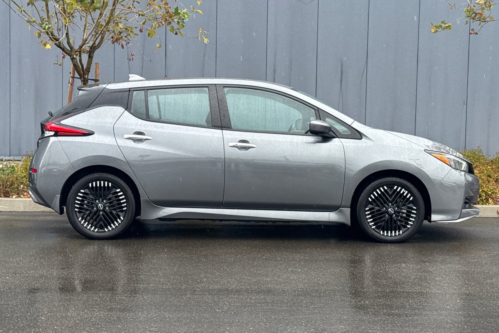 Certified 2025 Nissan Leaf SV Plus FWD image 3