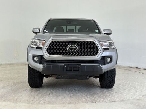 Used 2019 Toyota Tacoma TRD Off-Road w/ Technology Package AWD/4WD image 6