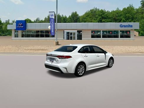 Used 2022 Toyota Corolla LE FWD image 7