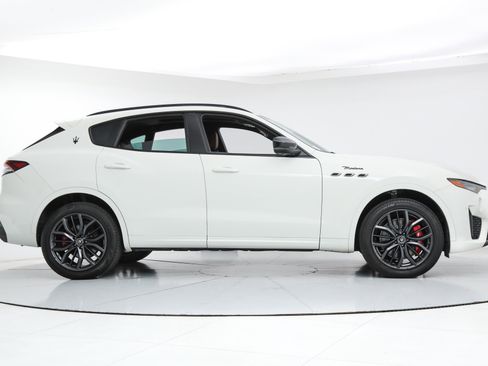 Certified 2022 Maserati Levante Modena image 6