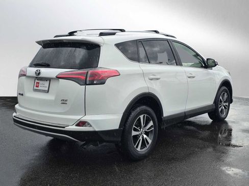Certified 2017 Toyota RAV4 XLE image 3