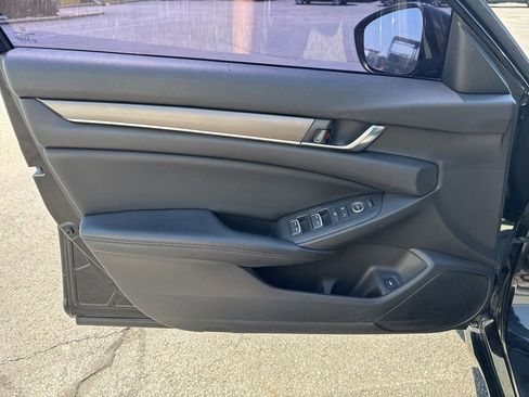 Used 2018 Honda Accord LX image 28