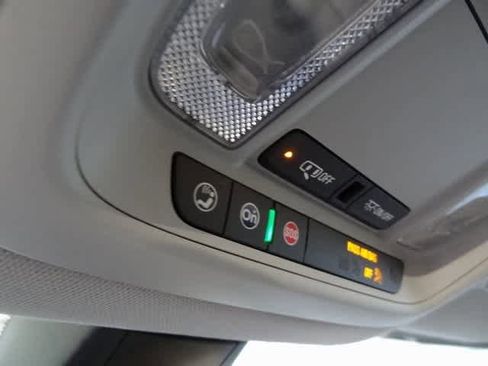 Used 2023 GMC Acadia SLT image 42