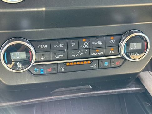 Used 2020 Ford Expedition Limited AWD/4WD image 20