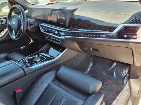Used 2025 BMW X5 xDrive50e AWD/4WD image 10