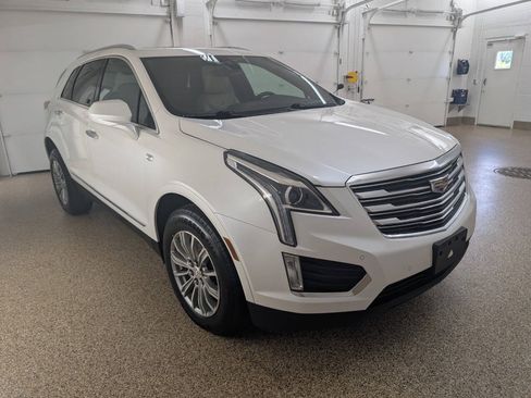Used 2017 Cadillac XT5 Luxury w/ Driver Awareness Package AWD/4WD image 5