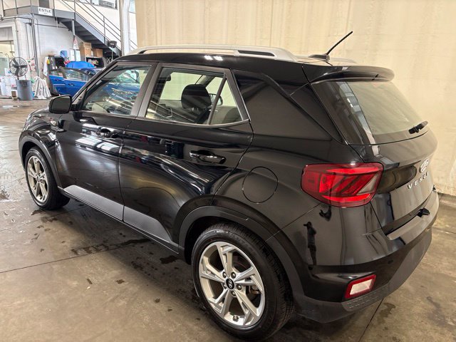 Used 2025 Hyundai Venue SEL FWD image 6
