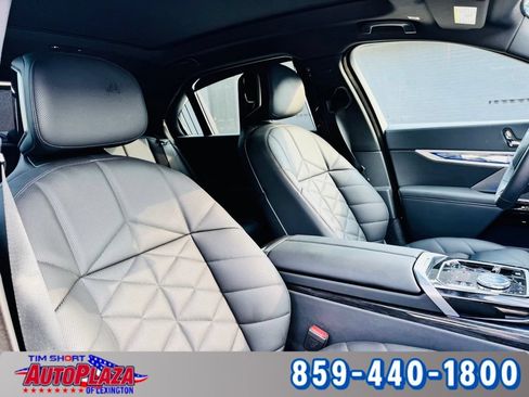 Used 2025 BMW 740i xDrive w/ Premium Package AWD/4WD image 44