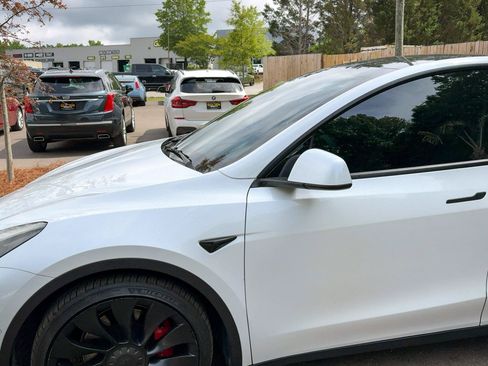 Used 2022 Tesla Model Y Performance AWD/4WD image 4