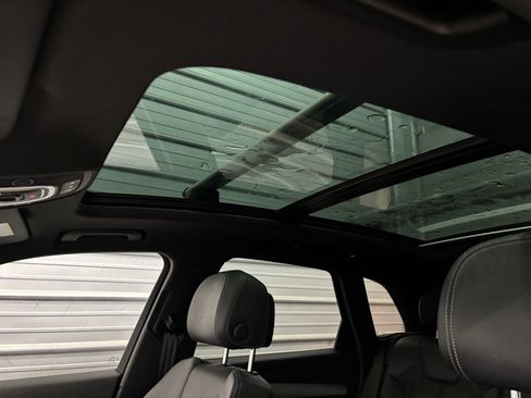 Used 2018 Audi SQ5 Prestige w/ Prestige Package image 19