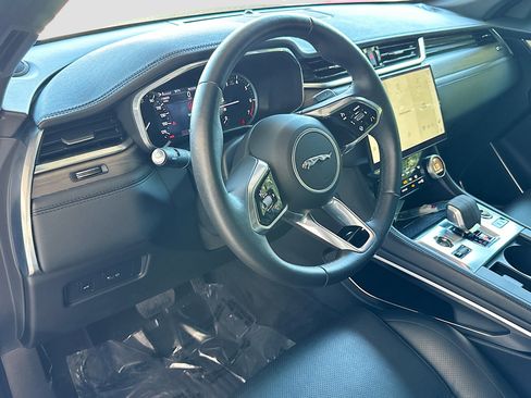 Used 2023 Jaguar F-PACE S image 9