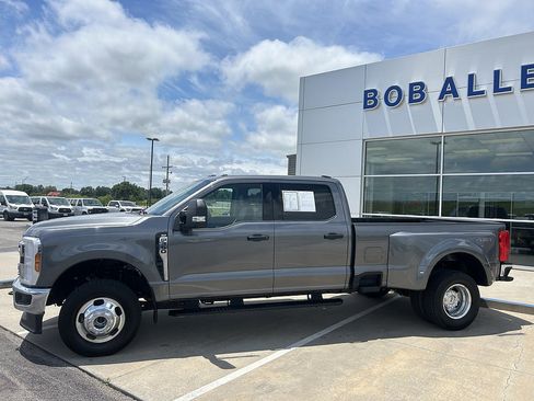 Used 2026 Ford F350 XLT AWD/4WD image 2
