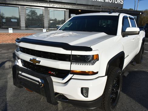 Used 2018 Chevrolet Silverado 1500 LT w/ All Star Edition image 2