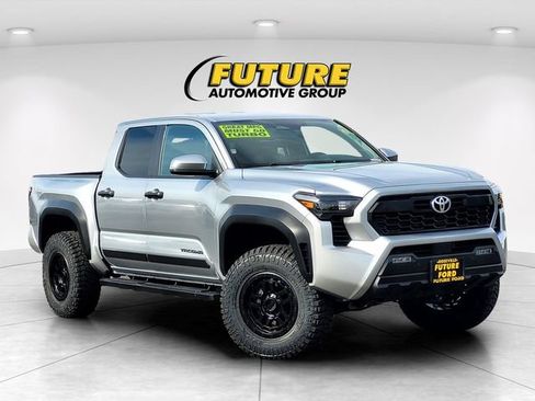Used 2024 Toyota Tacoma TRD Off-Road w/ TRD Off Road Upgrade Package AWD/4WD image 1