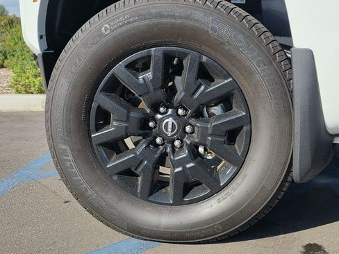 Used 2023 Nissan Frontier SV w/ Midnight Edition Package image 8