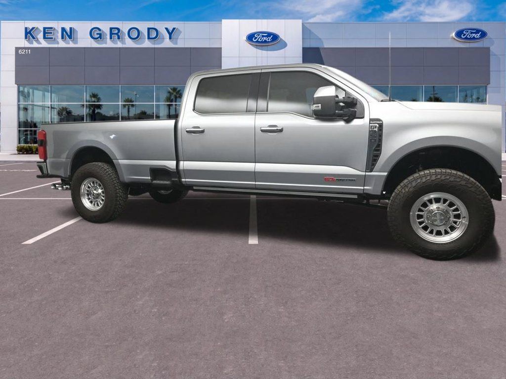 Used 2023 Ford F350 Platinum AWD/4WD image 5