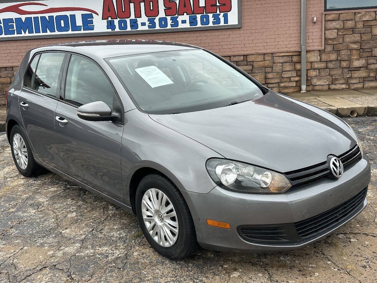 Used 2012 Volkswagen Golf 4-Door FWD image 2