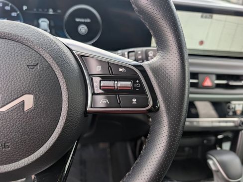 Certified 2025 Kia Seltos SX w/ SX Sunroof Package image 26