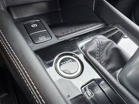 Certified 2023 Nissan Kicks SR w/ SR Premium Package FWD image 21