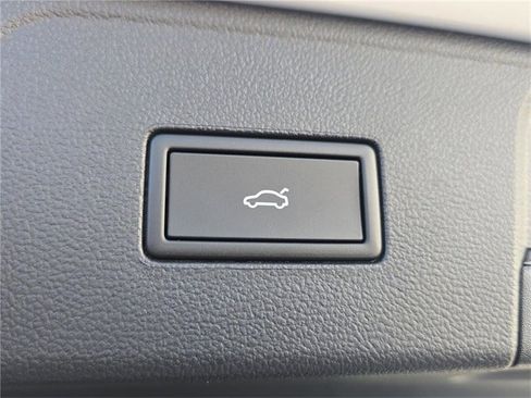 New 2026 Volkswagen Atlas SEL Premium R-Line image 32