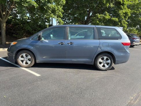Used 2017 Toyota Sienna L FWD image 8