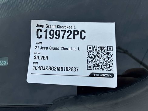 Used 2021 Jeep Grand Cherokee L Limited w/ Luxury Tech Group II image 35